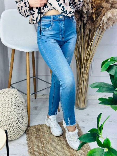 Стильні джинси у градієнтному блакитному кольорі
