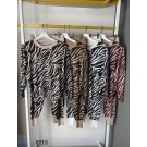 Неймовірн модний молодіжний костюм на кожен день в різних кольорах