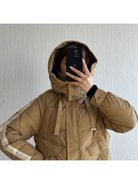 Куртка з контрастними смужками