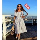 Легка приталена сукня на гудзиках