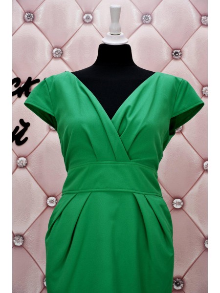 Жіночна сукня в приємному зеленому відтінкові
