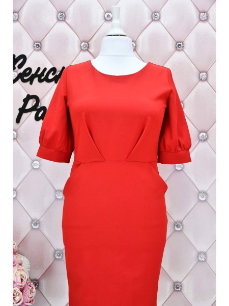 Лаконічна червона сукня футляр