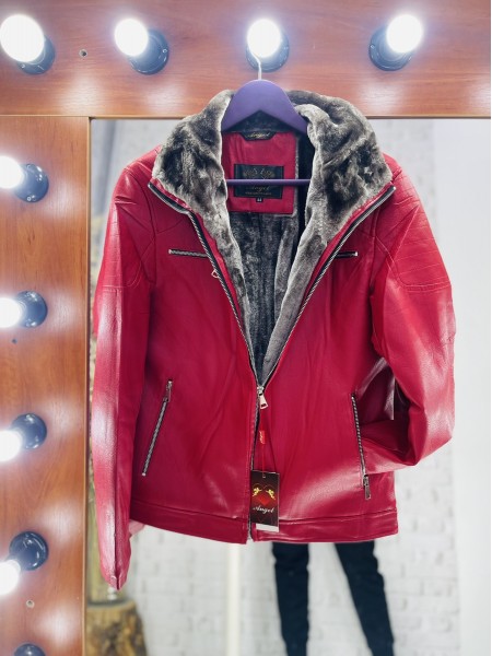 Шкіряна куртка -косуха в яскравому червоному кольорі