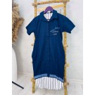 Легка сукня-сорочка з акцентним малюнком на грудях