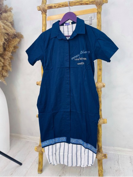 Легка сукня-сорочка з акцентним малюнком на грудях