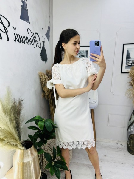 Жіноча класична біла сукня (36)
