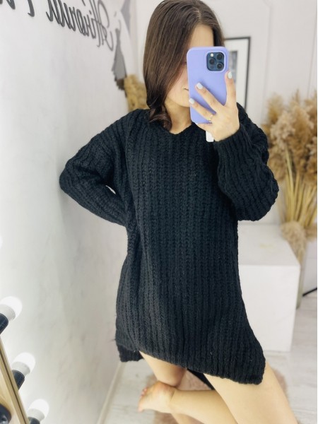 Об'ємний, стильний, масивний, теплий, трендовий светер. 