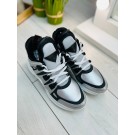 Високі жіночі кроси луі