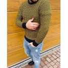 Яскравий чоловічий светр