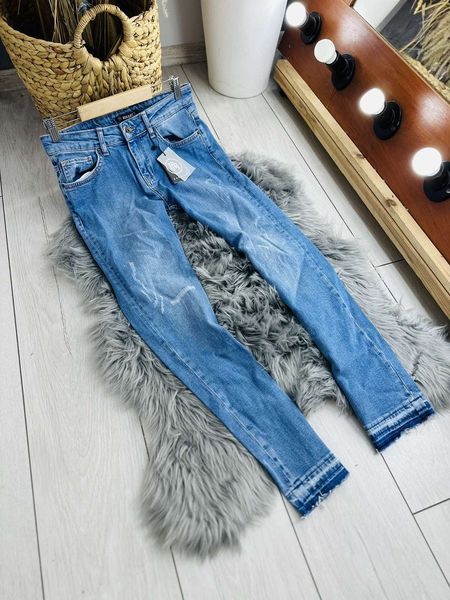 Жіночі класичні сині джинси (26,27,28,30)