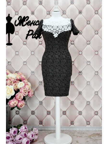 Шикарне плаття з вибитим малюнком 