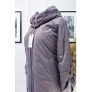 Класична куртка-пальто для ошатної жінки