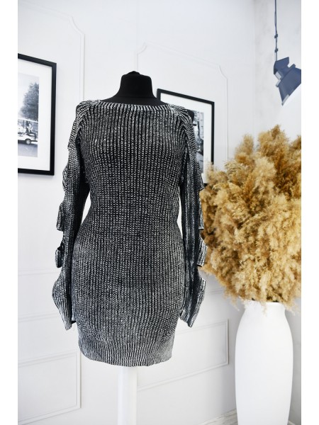 Подовжений светер з металевим покриттям та розрізами на рукавах
