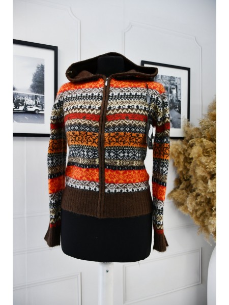 В'язаний, махровий светер з етнічним малюнком