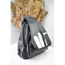 Жіночий рюкзак чорний хлястик з білим