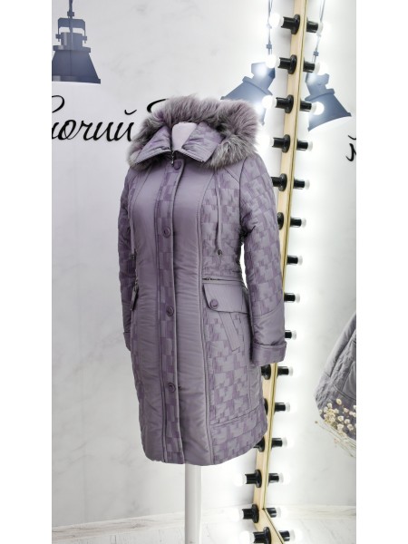 Жіноче тепле пальто на холодну зиму з натуральним хутром
