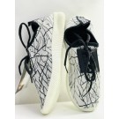 Жіночі кросівки у чорно-білому кольорі